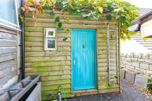 Garden Office- click for photo gallery